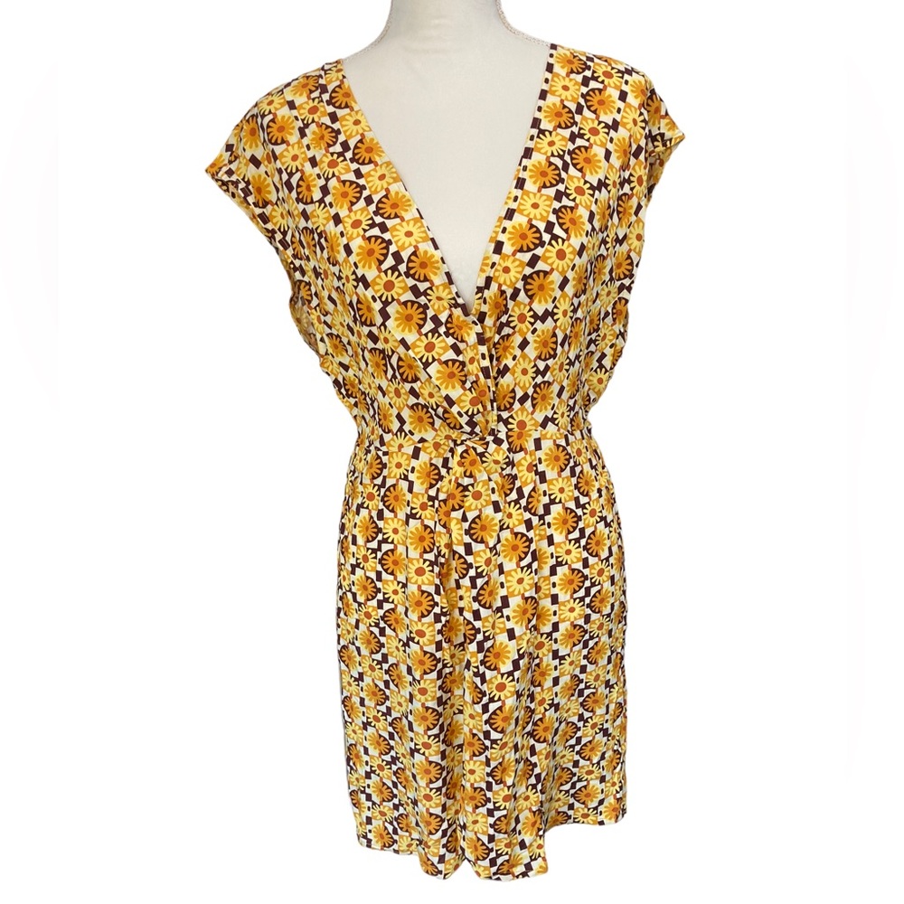 Cupshe Floral Wrap Bust‎ Dress Coverup Size Large.